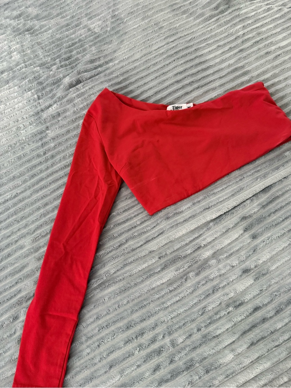 Tiger Mist One-Shoulder Crop Top (Red) - Picture 7 of 9